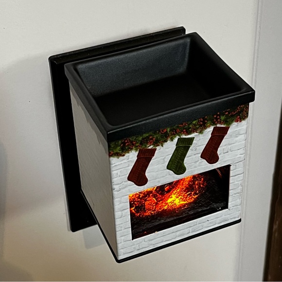 NIB Holiday Fireplace Pluggable Fragrance Warmer - Picture 2 of 8